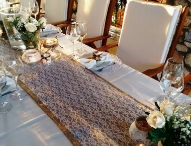 Γνωστός βουλευτής πραγματοποίησε μυστικό αρραβώνα με 27χρονη ιδιοκτήτρια επιχείρησης (φωτο)